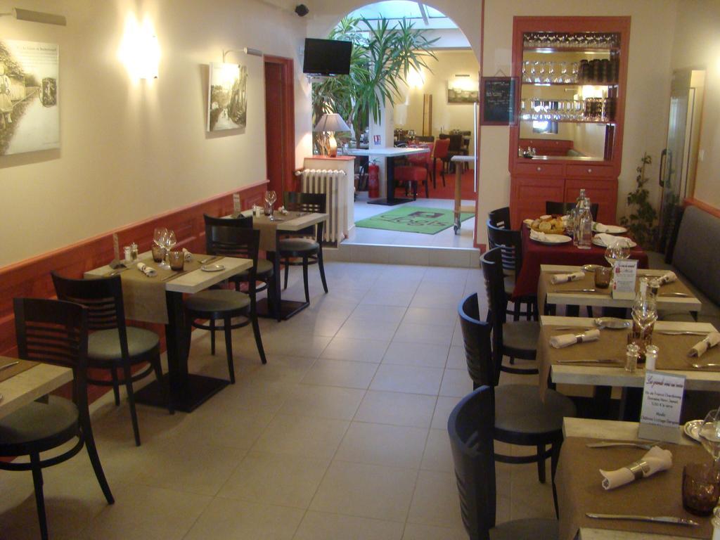 Logis Hotel De France Rochechouart Ngoại thất bức ảnh
