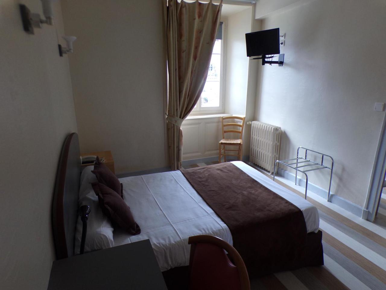 Logis Hotel De France Rochechouart Ngoại thất bức ảnh