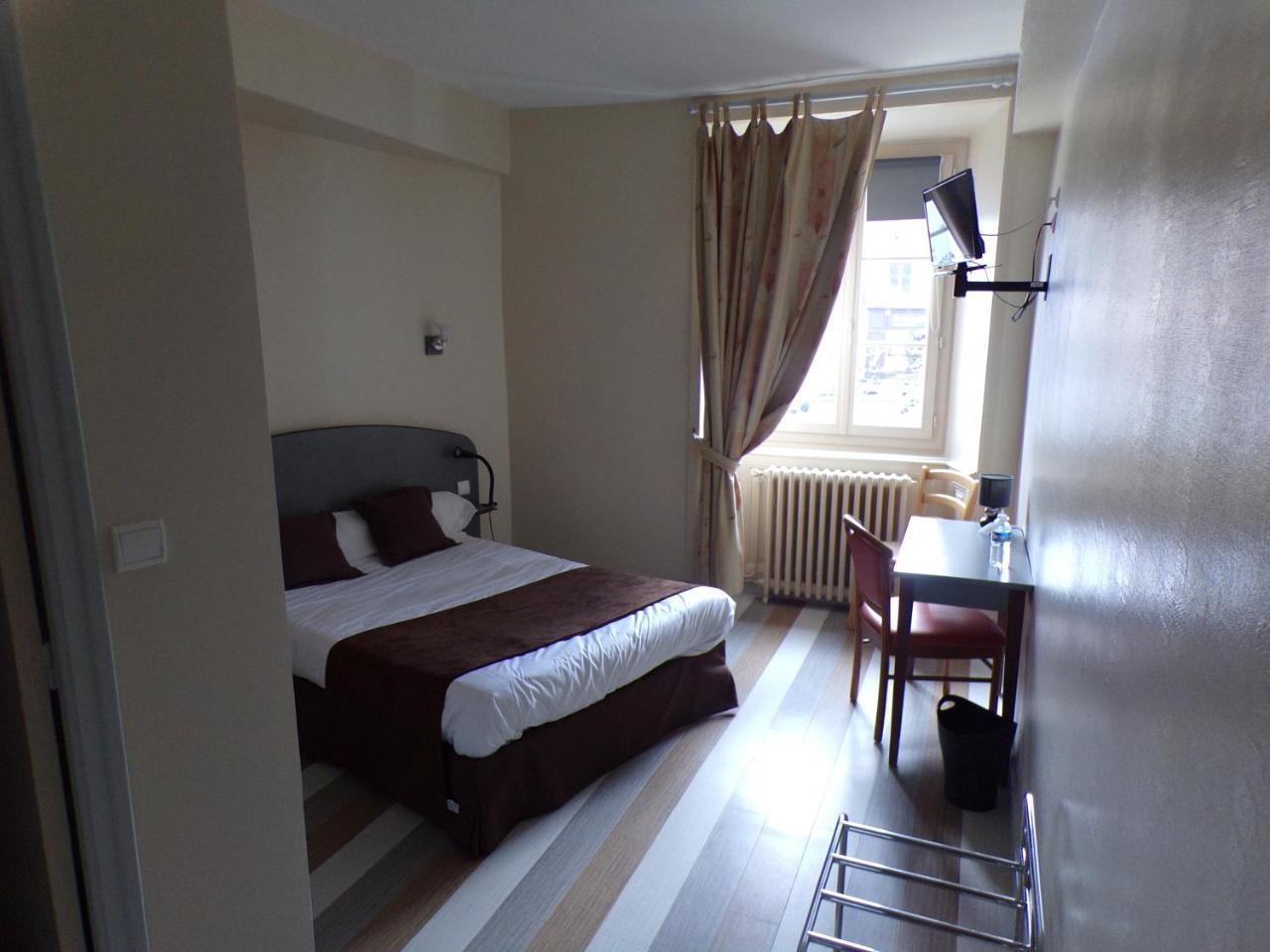 Logis Hotel De France Rochechouart Ngoại thất bức ảnh