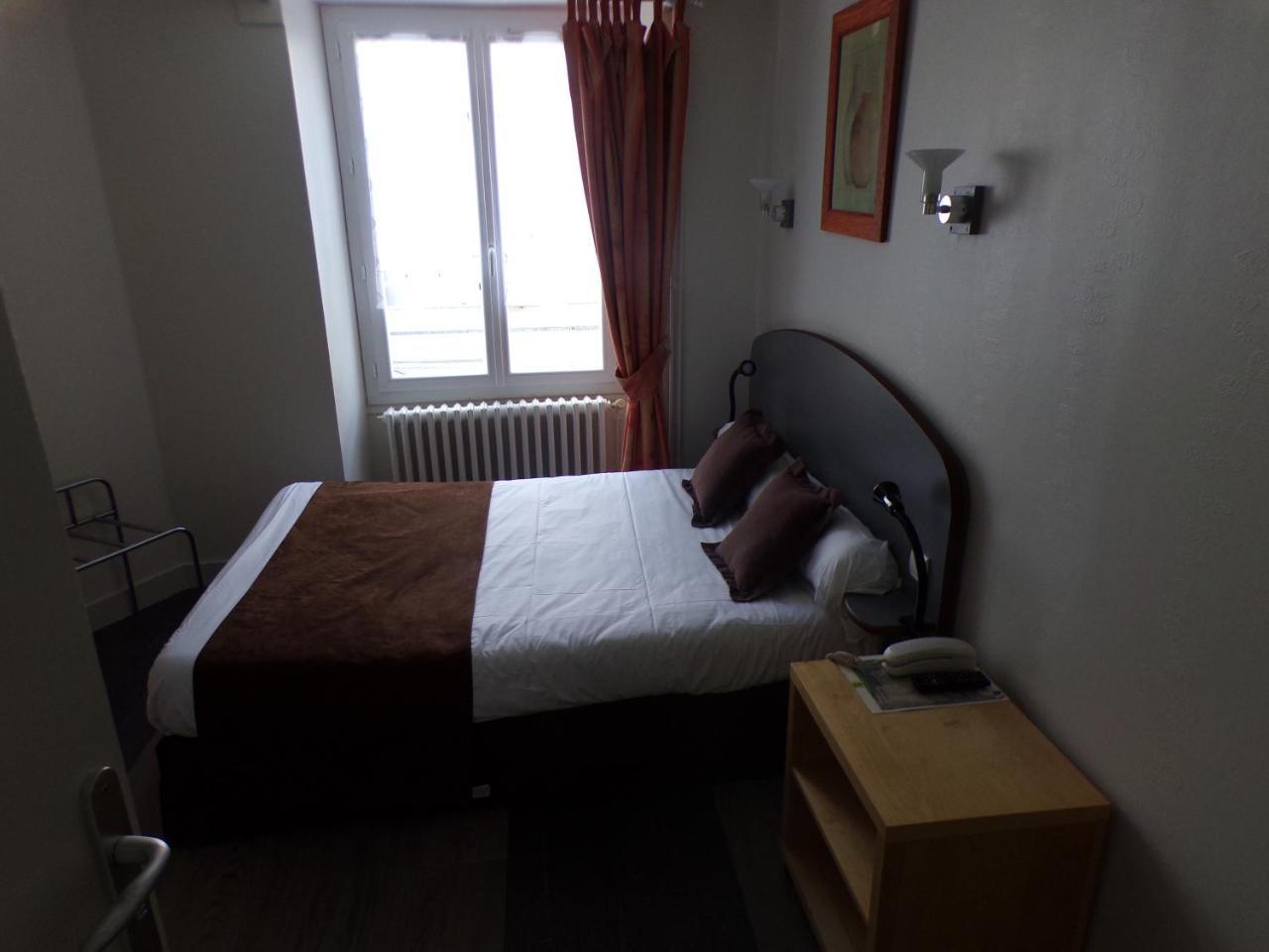 Logis Hotel De France Rochechouart Ngoại thất bức ảnh