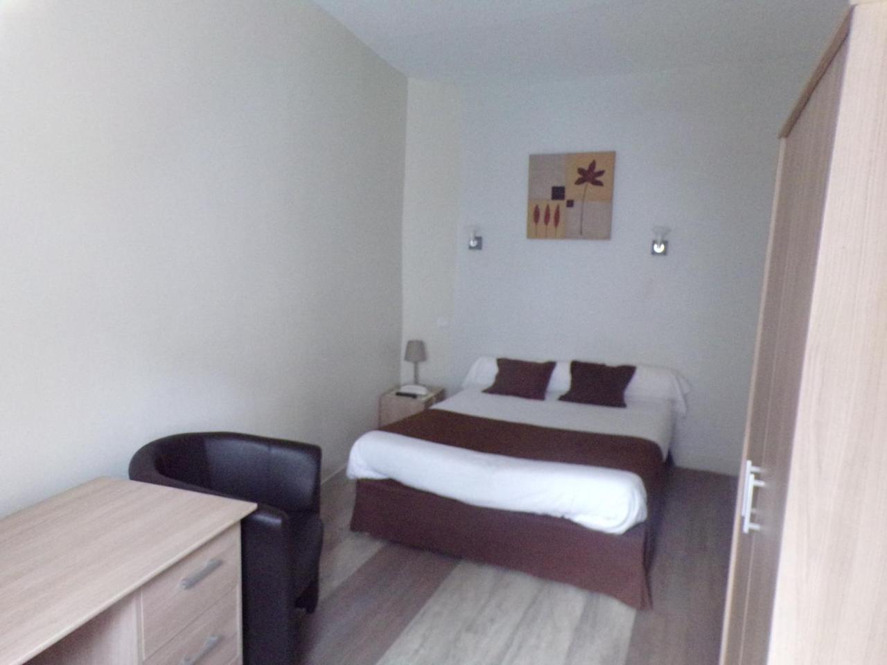 Logis Hotel De France Rochechouart Ngoại thất bức ảnh